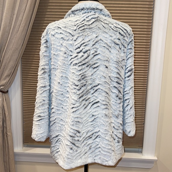 NWT Moka Faux Fur 3/4 Sleeve One Button Jacket - Picture 3 of 6